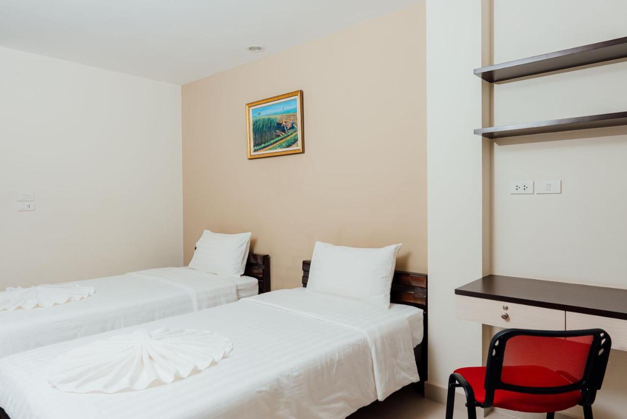 Corner One Residence Hat Yai Bagian luar foto
