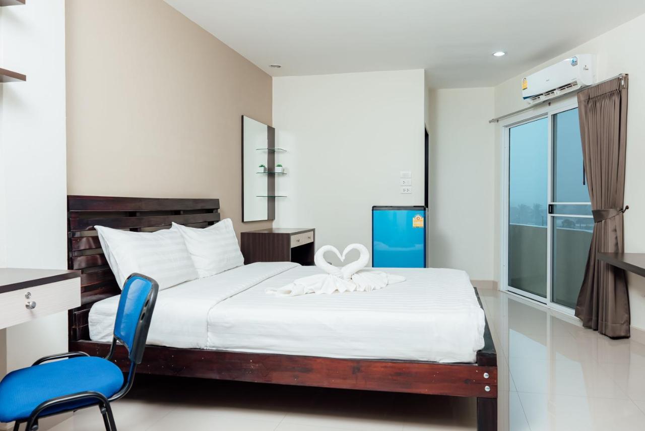 Corner One Residence Hat Yai Bagian luar foto