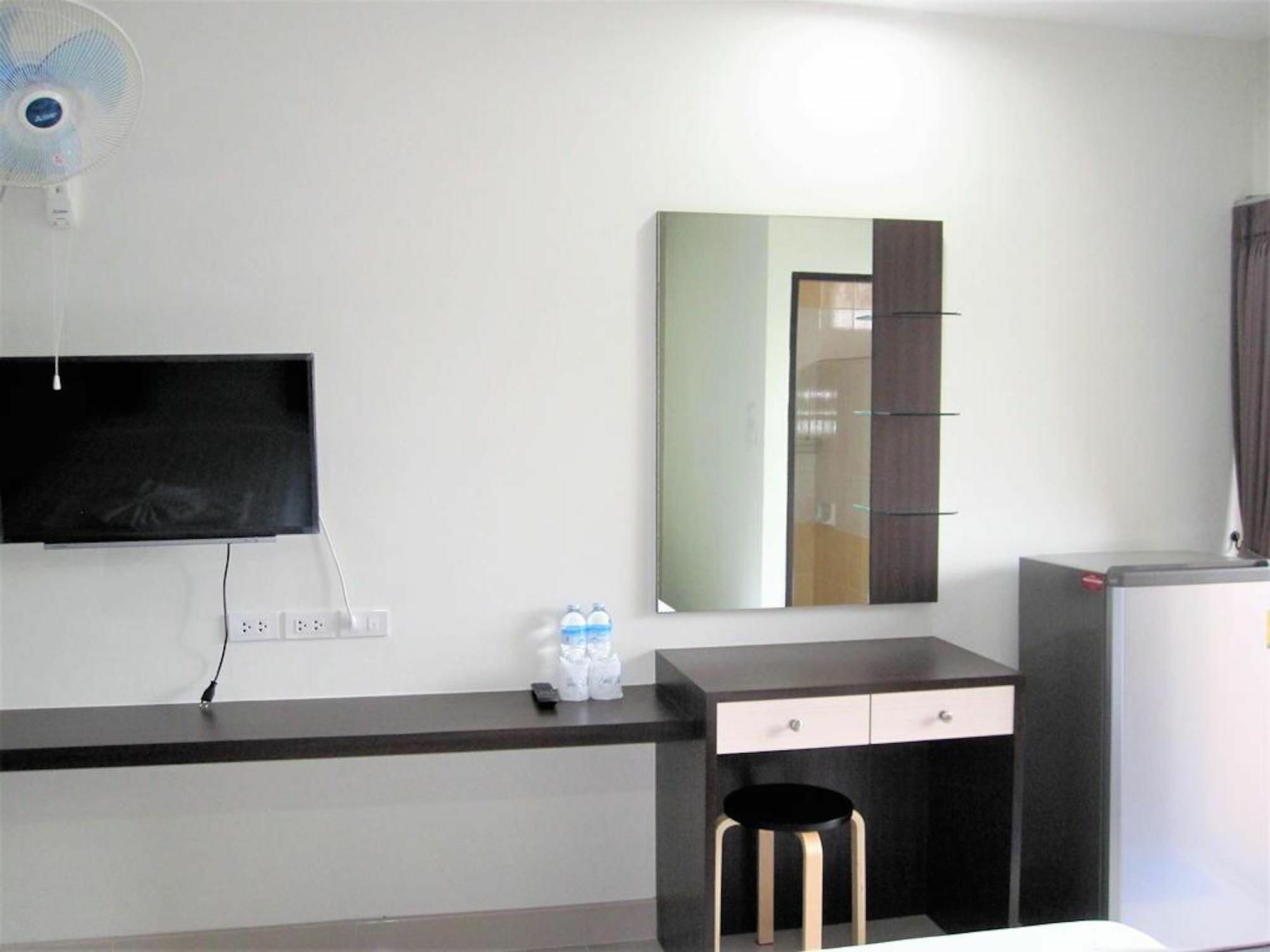 Corner One Residence Hat Yai Bagian luar foto