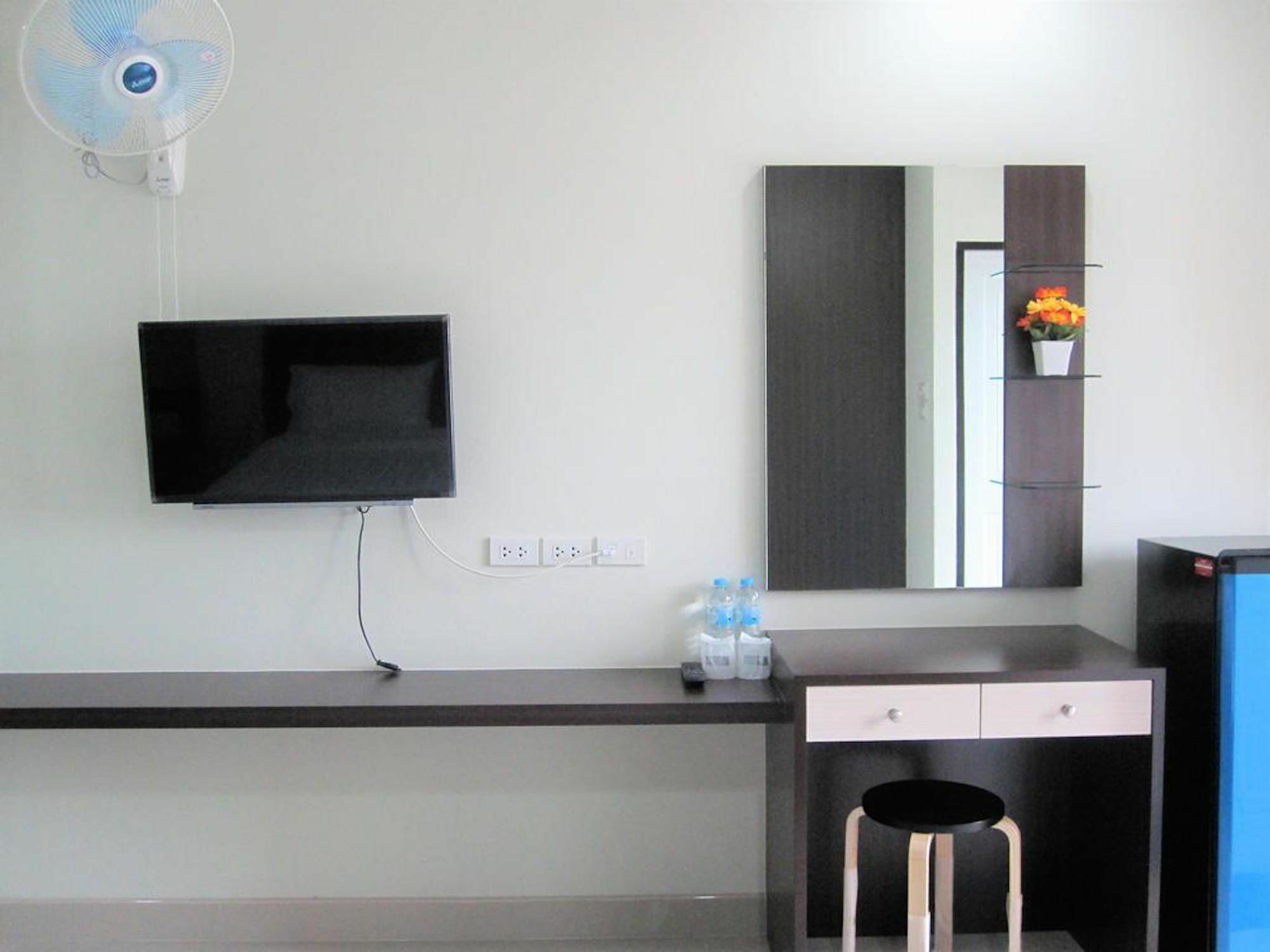 Corner One Residence Hat Yai Bagian luar foto